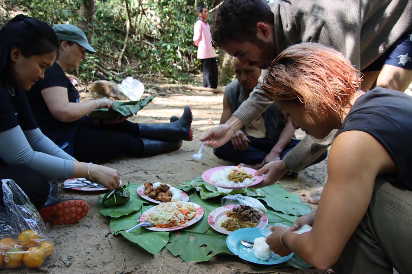 Forest lunch in Umphang